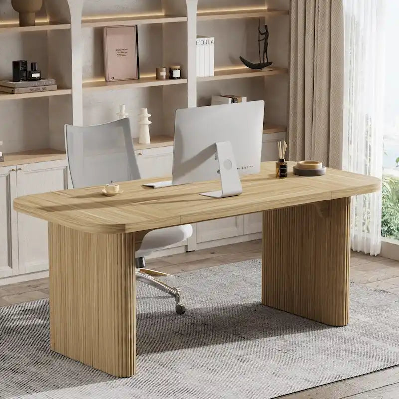 Bureau d'ordinateur simple de direction moderne
