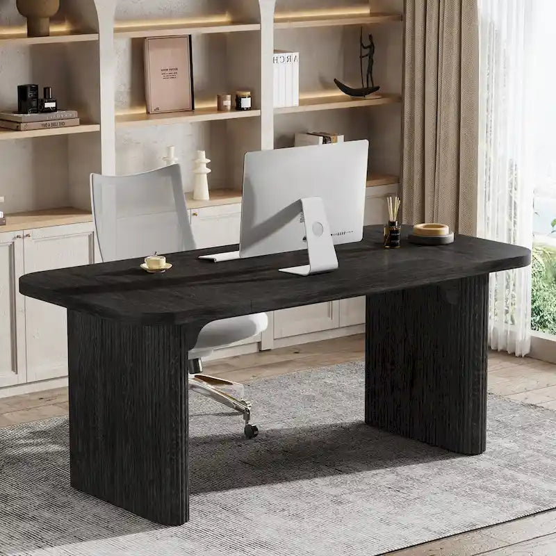 Bureau d'ordinateur simple de direction moderne