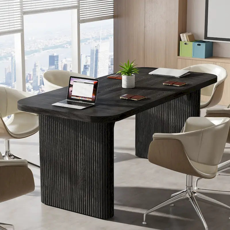 Bureau d'ordinateur simple de direction moderne