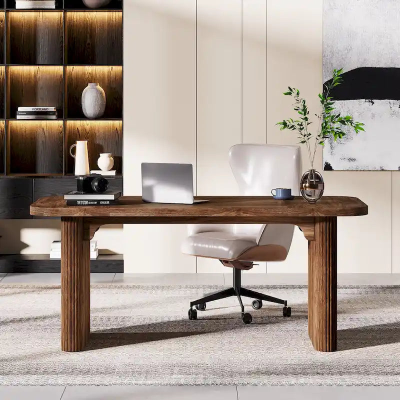 Bureau d'ordinateur simple de direction moderne