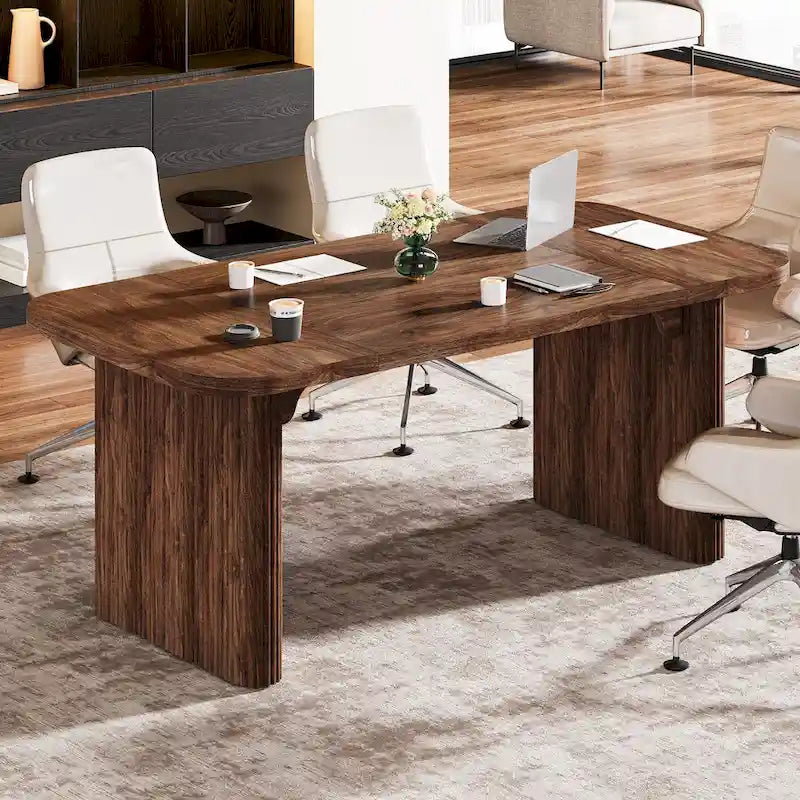Bureau d'ordinateur simple de direction moderne