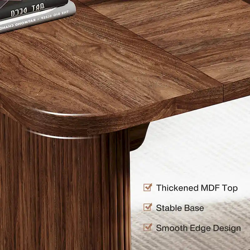 Bureau d'ordinateur simple de direction moderne