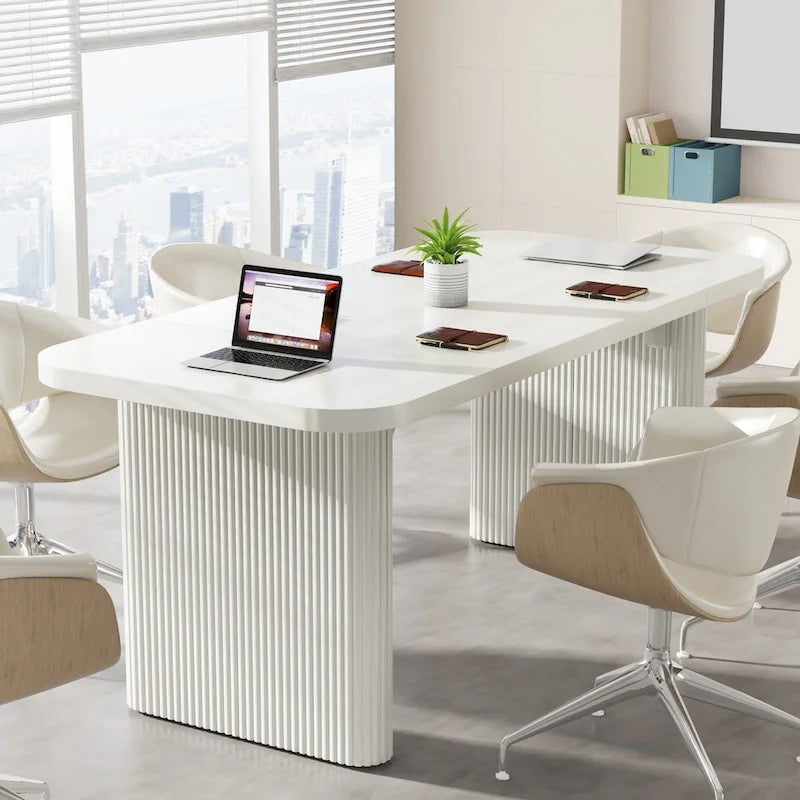 Bureau d'ordinateur simple de direction moderne